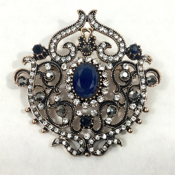 Howard’s Jewelry - Broach Blue Amore by Howard’s ☘️